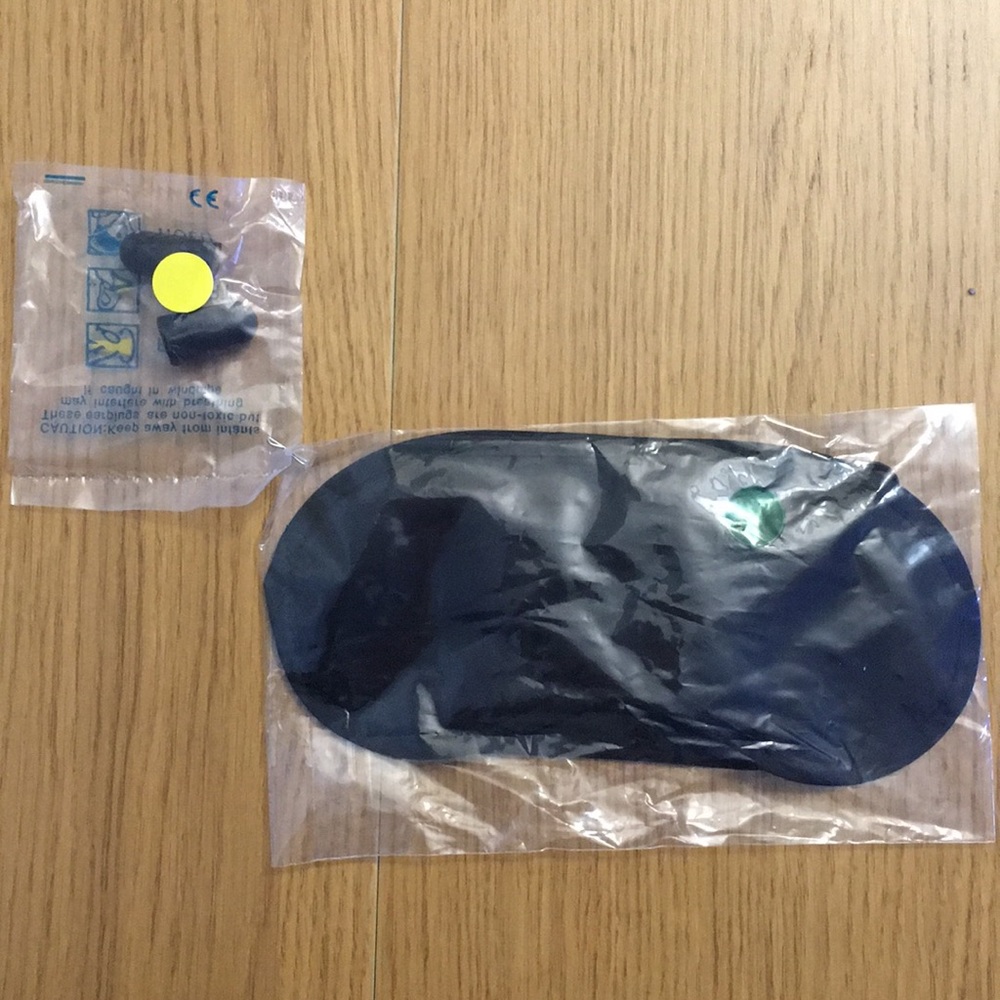 NEW Travel kit (eye mask+ earplug)